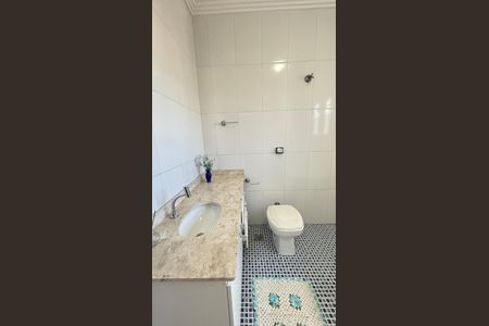 Casa à venda com 260m², 3 quartos e 5 vagas Casa à venda com 260m², 3 quartos e 5 vagasBanheiro da Suíte
