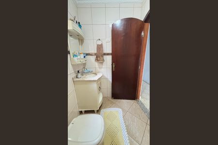 Casa à venda com 260m², 3 quartos e 5 vagas Casa à venda com 260m², 3 quartos e 5 vagasBanheiro Social