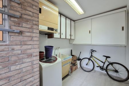 Casa à venda com 142m², 3 quartos e 2 vagasÁrea de Serviço