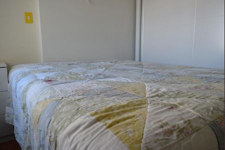 Apartamento à venda com 75m², 3 quartos e 1 vagaQuarto 2