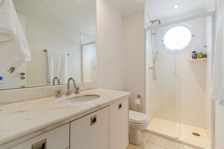 Apartamento para alugar com 168m², 4 quartos e 3 vagasBanheiro da Suíte 2