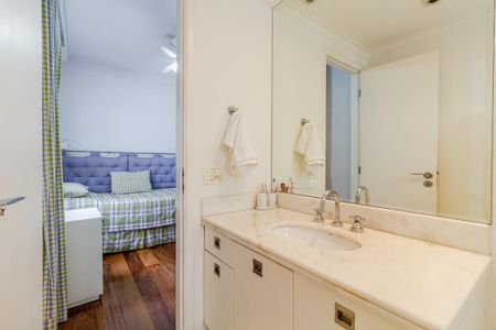 Apartamento para alugar com 168m², 4 quartos e 3 vagasBanheiro da Suíte 2