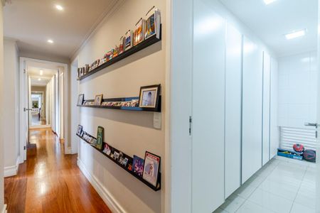 Apartamento para alugar com 168m², 4 quartos e 3 vagasCorredor