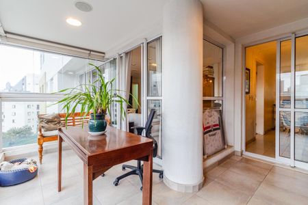 Apartamento para alugar com 168m², 4 quartos e 3 vagasVaranda