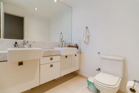 Apartamento para alugar com 168m², 4 quartos e 3 vagasBanheiro da Suíte 1