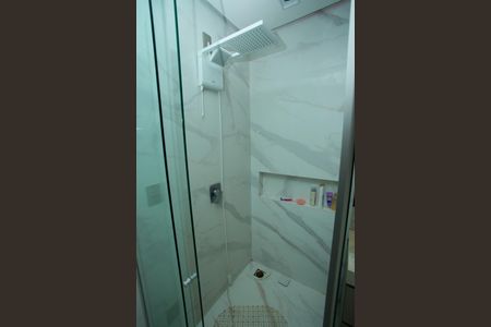 Casa de condomínio para alugar com 210m², 4 quartos e 4 vagas Casa de condomínio para alugar com 210m², 4 quartos e 4 vagasBanheiro da Suíte 1