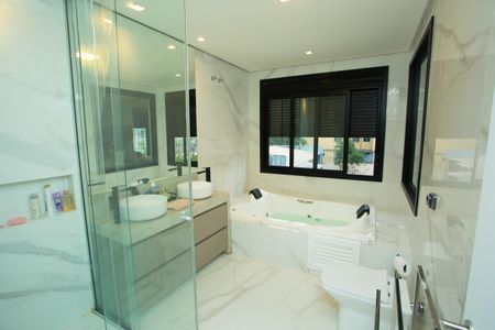 Casa de condomínio para alugar com 210m², 4 quartos e 4 vagas Casa de condomínio para alugar com 210m², 4 quartos e 4 vagasBanheiro da Suíte 1