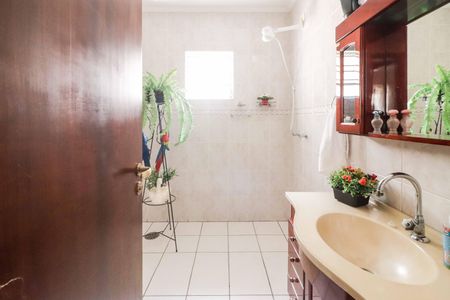 Casa à venda com 131m², 3 quartos e 3 vagas Casa à venda com 131m², 3 quartos e 3 vagasBanheiro Social