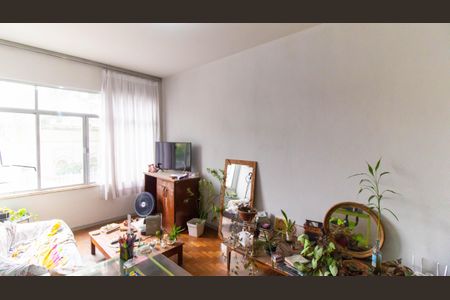 Apartamento à venda com 74m², 2 quartos e sem vagaSala