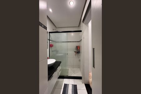 Apartamento à venda com 114m², 2 quartos e 2 vagas Apartamento à venda com 114m², 2 quartos e 2 vagasBanheiro da Suíte