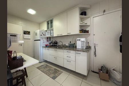 Apartamento à venda com 114m², 2 quartos e 2 vagas Apartamento à venda com 114m², 2 quartos e 2 vagasCozinha