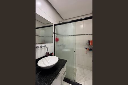 Apartamento à venda com 114m², 2 quartos e 2 vagas Apartamento à venda com 114m², 2 quartos e 2 vagasBanheiro da Suíte