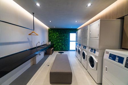 Apartamento à venda com 133m², 4 quartos e 2 vagas Apartamento à venda com 133m², 4 quartos e 2 vagasÁrea comum - Lavanderia