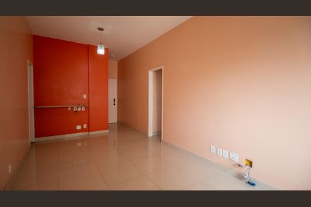 Apartamento à venda com 75m², 2 quartos e sem vagaSala
