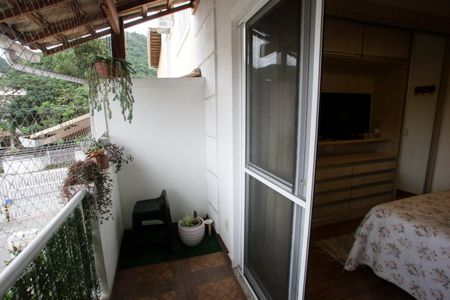 Casa de condomínio à venda com 120m², 4 quartos e 1 vaga Casa de condomínio à venda com 120m², 4 quartos e 1 vagaVaranda da Suíte 1