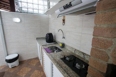 Casa de condomínio à venda com 120m², 4 quartos e 1 vaga Casa de condomínio à venda com 120m², 4 quartos e 1 vagaÁrea Gourmet