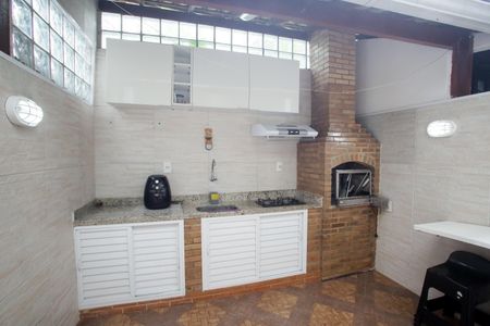 Casa de condomínio à venda com 120m², 4 quartos e 1 vaga Casa de condomínio à venda com 120m², 4 quartos e 1 vagaÁrea Gourmet