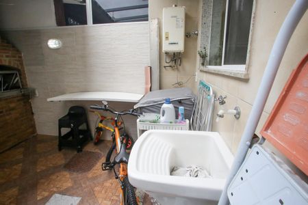 Casa de condomínio à venda com 120m², 4 quartos e 1 vaga Casa de condomínio à venda com 120m², 4 quartos e 1 vagaÁrea de Serviço