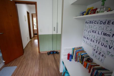 Casa de condomínio à venda com 120m², 4 quartos e 1 vaga Casa de condomínio à venda com 120m², 4 quartos e 1 vagaQuarto 2