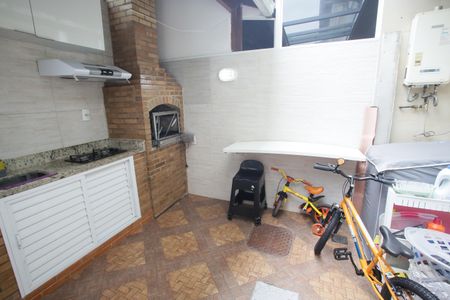 Casa de condomínio à venda com 120m², 4 quartos e 1 vaga Casa de condomínio à venda com 120m², 4 quartos e 1 vagaÁrea Gourmet