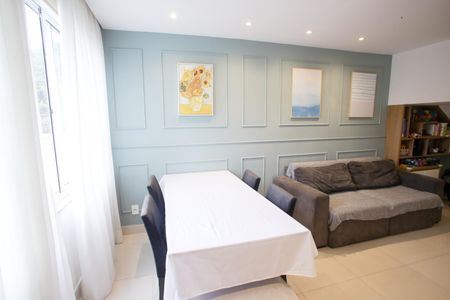 Casa de condomínio à venda com 120m², 4 quartos e 1 vaga Casa de condomínio à venda com 120m², 4 quartos e 1 vagaSala