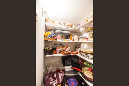 Casa à venda com 170m², 3 quartos e 2 vagas Casa à venda com 170m², 3 quartos e 2 vagasDespensa