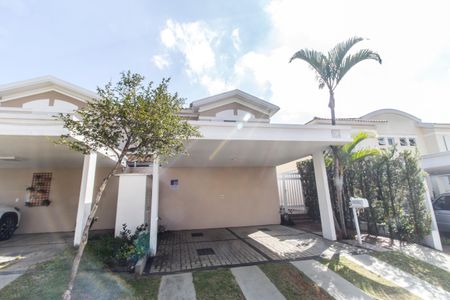 Casa à venda com 170m², 3 quartos e 2 vagas Casa à venda com 170m², 3 quartos e 2 vagasVista da Rua