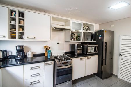 Casa à venda com 170m², 3 quartos e 2 vagas Casa à venda com 170m², 3 quartos e 2 vagasCozinha