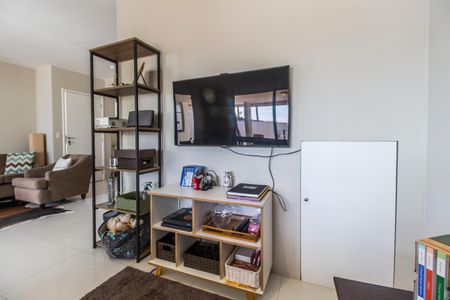 Casa à venda com 170m², 3 quartos e 2 vagas Casa à venda com 170m², 3 quartos e 2 vagasSala de TV