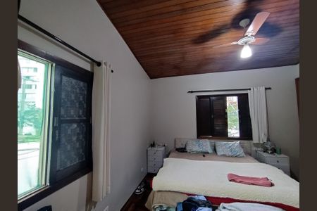 Casa à venda com 440m², 5 quartos e 4 vagas Casa à venda com 440m², 5 quartos e 4 vagasSuíte