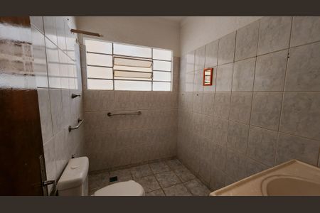 Casa à venda com 162m², 3 quartos e 3 vagas Casa à venda com 162m², 3 quartos e 3 vagasBanheiro