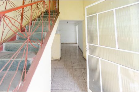 Casa à venda com 405m², 3 quartos e 5 vagas Casa à venda com 405m², 3 quartos e 5 vagasEscada