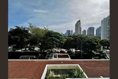 Apartamento à venda com 175m², 4 quartos e 3 vagas Apartamento à venda com 175m², 4 quartos e 3 vagasVista