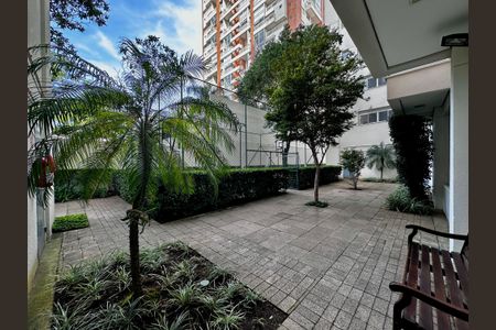Apartamento à venda com 175m², 4 quartos e 3 vagas Apartamento à venda com 175m², 4 quartos e 3 vagasÁrea Comum