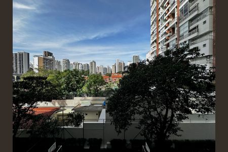 Apartamento à venda com 175m², 4 quartos e 3 vagas Apartamento à venda com 175m², 4 quartos e 3 vagasVista Quarto 3