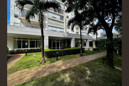 Apartamento à venda com 175m², 4 quartos e 3 vagas Apartamento à venda com 175m², 4 quartos e 3 vagasÁrea Comum