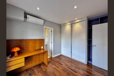 Apartamento à venda com 175m², 4 quartos e 3 vagas Apartamento à venda com 175m², 4 quartos e 3 vagasSuíte 2