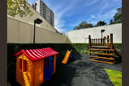 Apartamento à venda com 175m², 4 quartos e 3 vagas Apartamento à venda com 175m², 4 quartos e 3 vagasPlayground