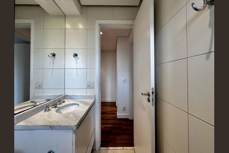 Apartamento à venda com 175m², 4 quartos e 3 vagas Apartamento à venda com 175m², 4 quartos e 3 vagasBanheiro Social