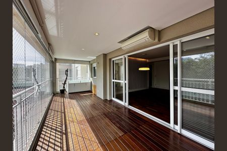 Apartamento à venda com 175m², 4 quartos e 3 vagas Apartamento à venda com 175m², 4 quartos e 3 vagasVaranda