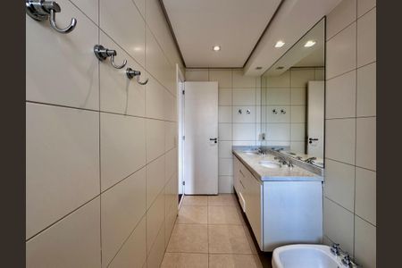 Apartamento à venda com 175m², 4 quartos e 3 vagas Apartamento à venda com 175m², 4 quartos e 3 vagasBanheiro Suíte 1