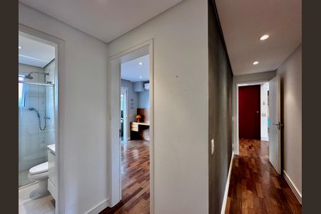 Apartamento à venda com 175m², 4 quartos e 3 vagas Apartamento à venda com 175m², 4 quartos e 3 vagasCorredor Quartos