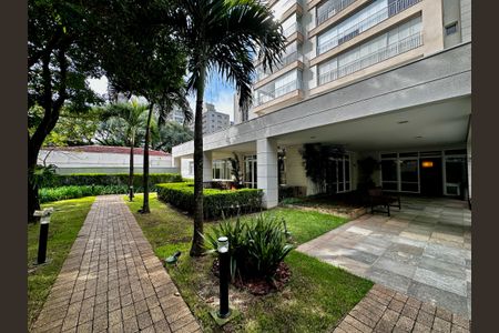 Apartamento à venda com 175m², 4 quartos e 3 vagas Apartamento à venda com 175m², 4 quartos e 3 vagasÁrea Comum