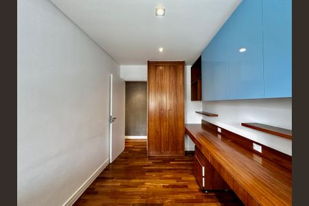 Apartamento à venda com 175m², 4 quartos e 3 vagas Apartamento à venda com 175m², 4 quartos e 3 vagasQuarto 4