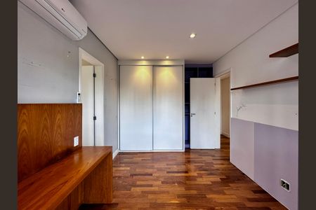 Apartamento à venda com 175m², 4 quartos e 3 vagas Apartamento à venda com 175m², 4 quartos e 3 vagasSuíte 2