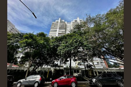 Apartamento à venda com 175m², 4 quartos e 3 vagas Apartamento à venda com 175m², 4 quartos e 3 vagasFachada
