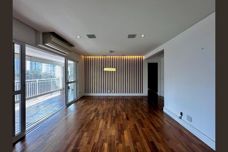 Apartamento à venda com 175m², 4 quartos e 3 vagas Apartamento à venda com 175m², 4 quartos e 3 vagasSala