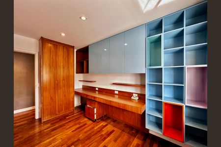 Apartamento à venda com 175m², 4 quartos e 3 vagas Apartamento à venda com 175m², 4 quartos e 3 vagasQuarto 4