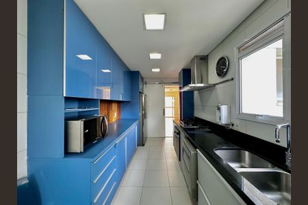 Apartamento à venda com 175m², 4 quartos e 3 vagas Apartamento à venda com 175m², 4 quartos e 3 vagasCozinha