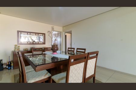 Casa à venda com 344m², 4 quartos e 5 vagas